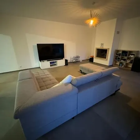 Avec Piscine, Climatisation Et Independant Villa