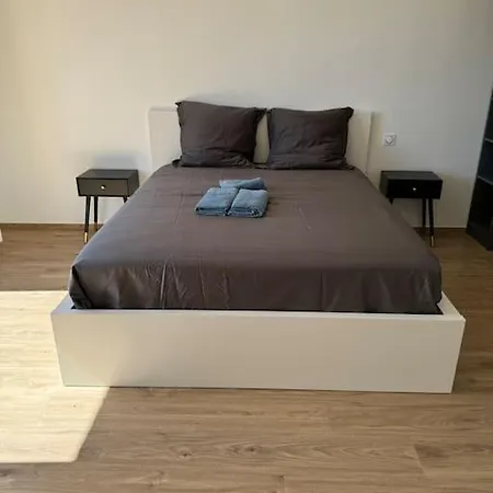 Avec Piscine, Climatisation Et Independant Villa