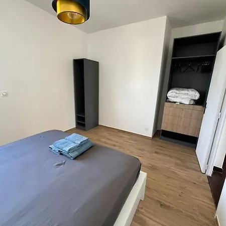 Avec Piscine, Climatisation Et Independant Villa Valergues