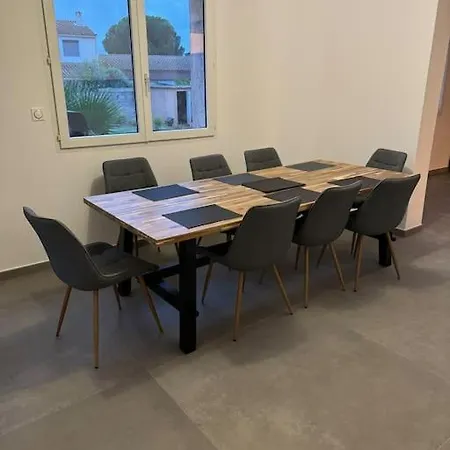 Villa Avec Piscine, Climatisation Et Independant