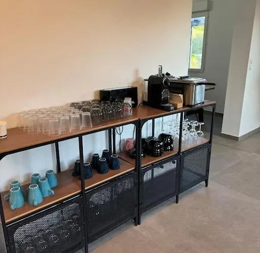 Avec Piscine, Climatisation Et Independant *