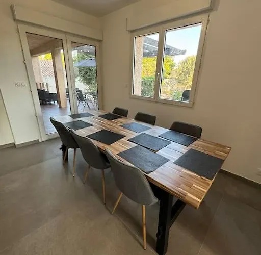 Villa Avec Piscine, Climatisation Et Independant Valergues