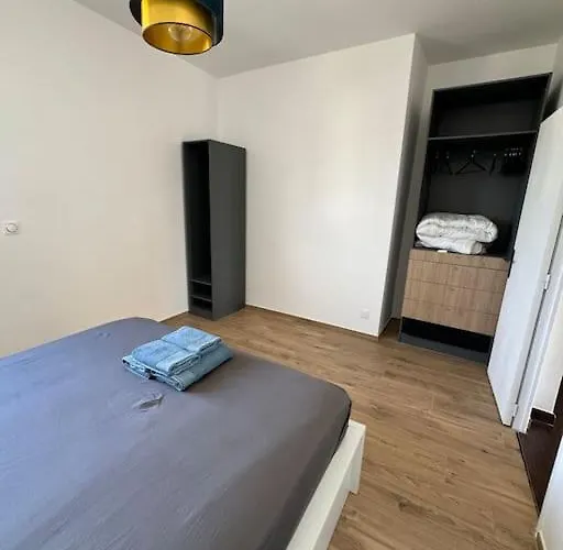 Avec Piscine, Climatisation Et Independant Villa Valergues