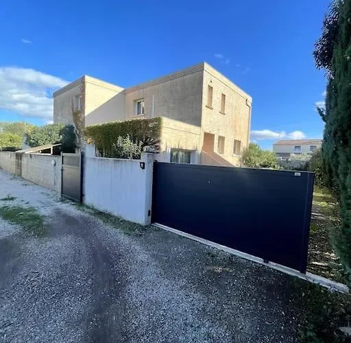 Avec Piscine, Climatisation Et Independant *